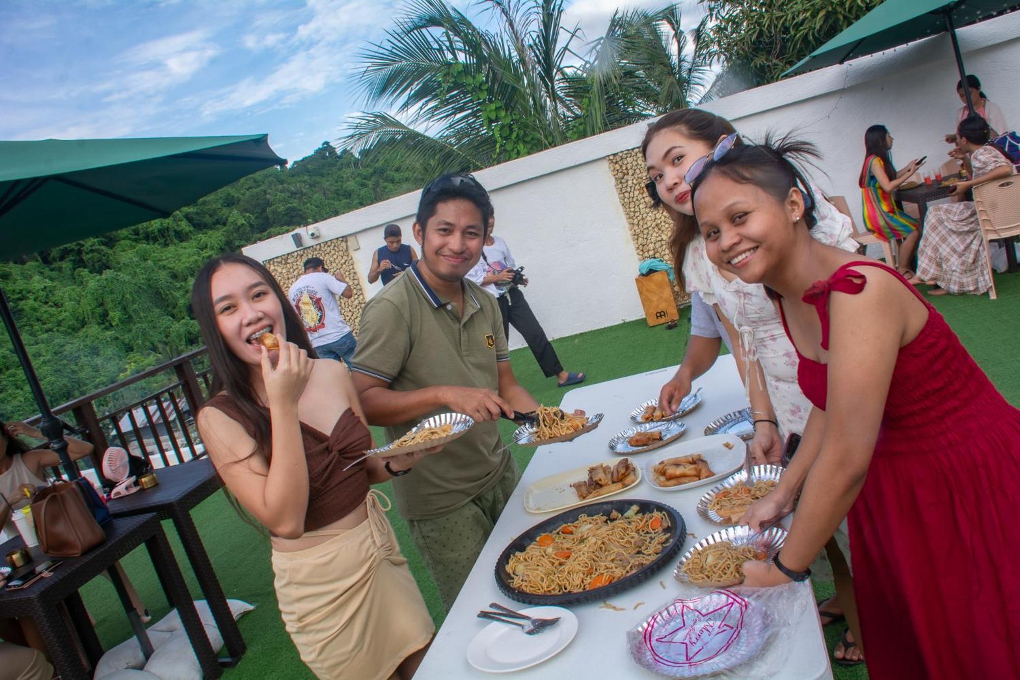 Chillax Boracay Hostel Yapak Kültér fotó
